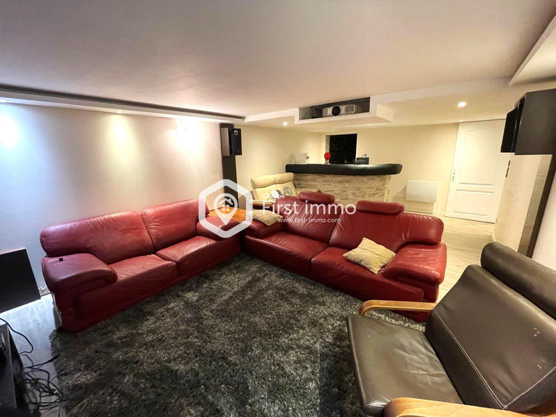 Maison - 230 m² - 7 pièces