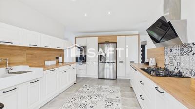 Maison - 173 m² - 7 pièces