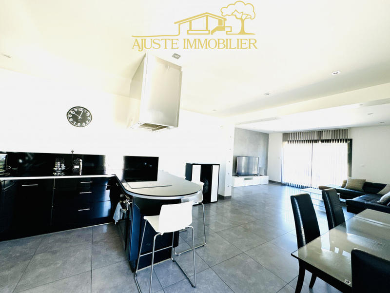 Maison - 96 m² - 4 pièces