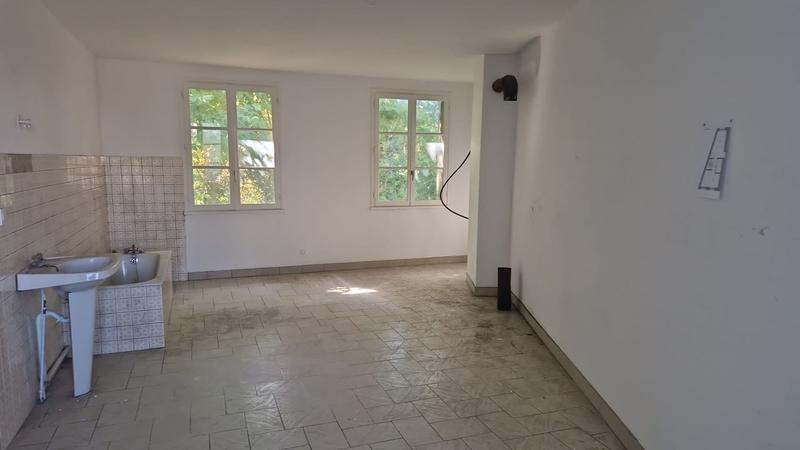 Maison - 230 m² - 11 pièces