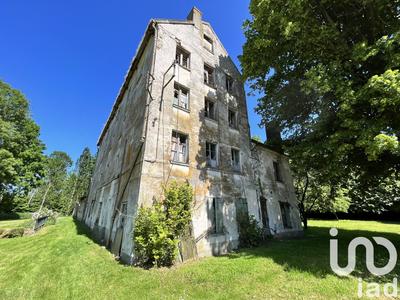 Maison - 260 m² - 10 pièces