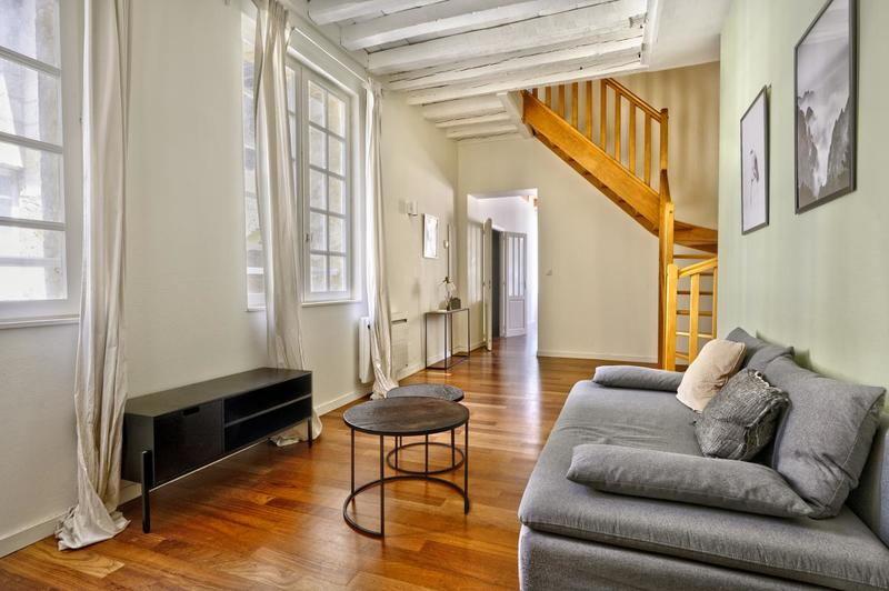 Appartement ancien - 102 m² - 4 pièces