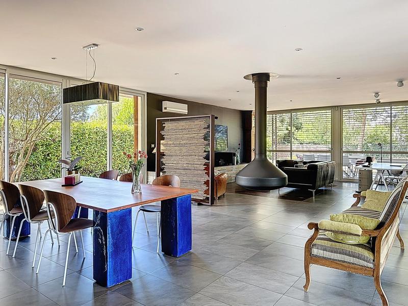 Maison - 208 m² - 5 pièces