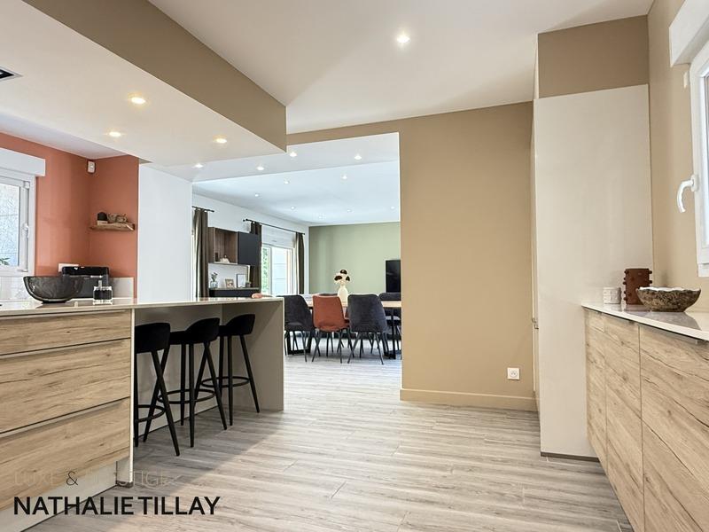 Maison - 260 m² - 7 pièces