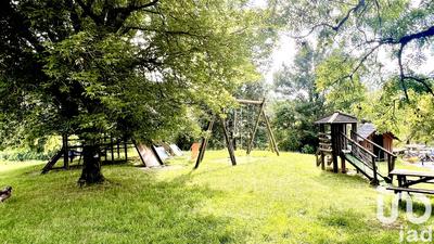 Maison - 300 m² - 5 pièces