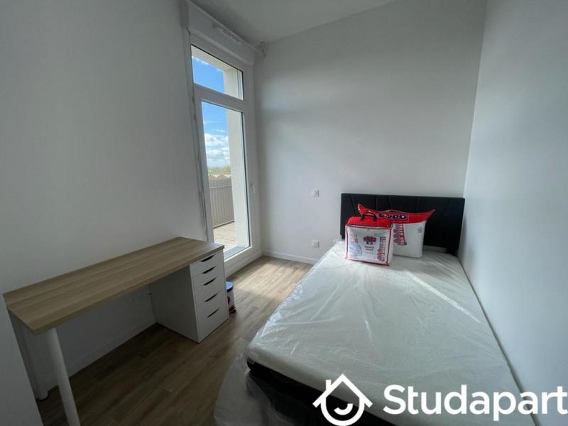 Chambre - 11 m² - 1 pièce