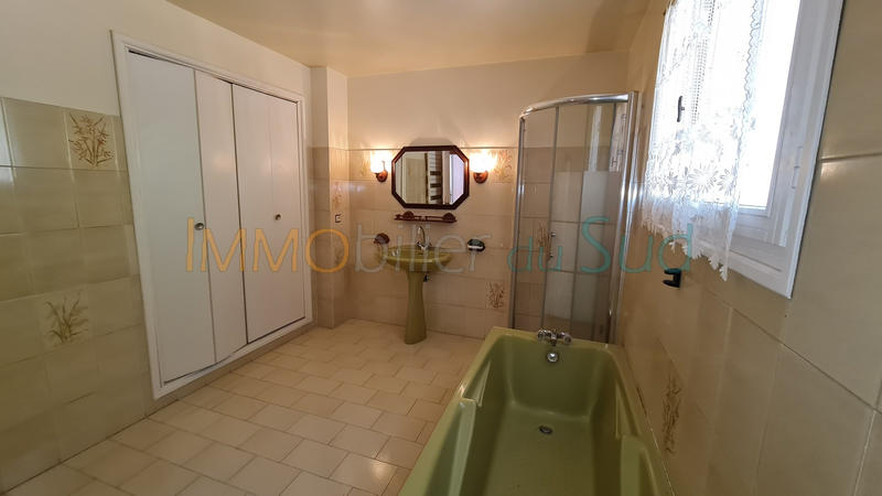 Maison - 220 m² - 8 pièces