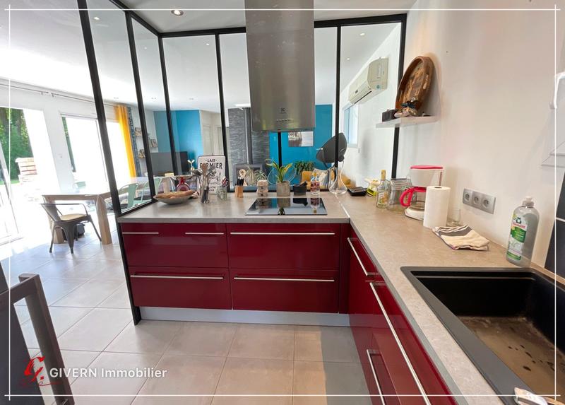 Maison - 99 m² - 5 pièces