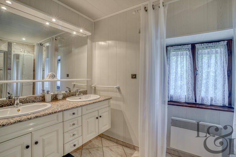 Maison - 190 m² - 7 pièces