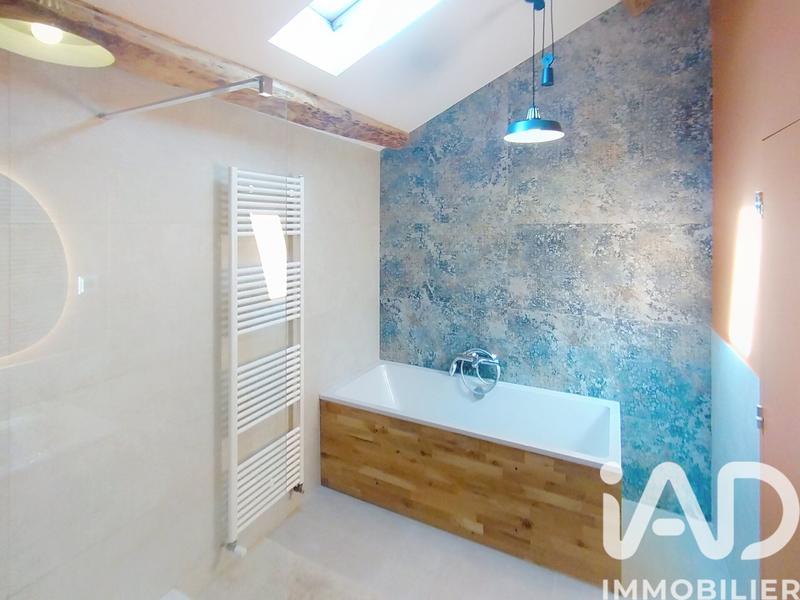 Maison - 215 m² - 6 pièces