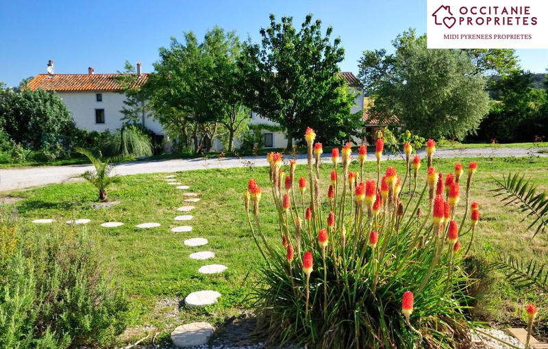 Propriété - 575 m² - 30 pièces