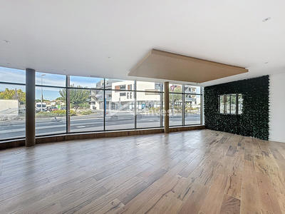 Local commercial - 130 m² - 4 pièces