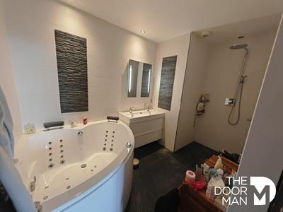 Propriété - 700 m² - 23 pièces