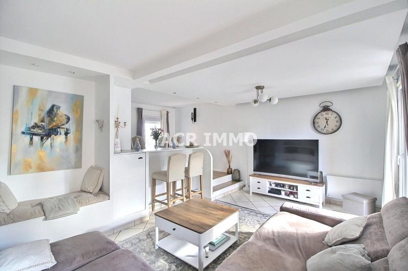 Appartement - 90 m² - 5 pièces