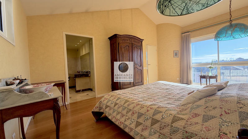 Appartement - 203 m² - 7 pièces