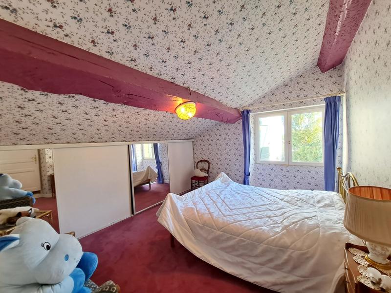 Maison - 250 m² - 6 pièces