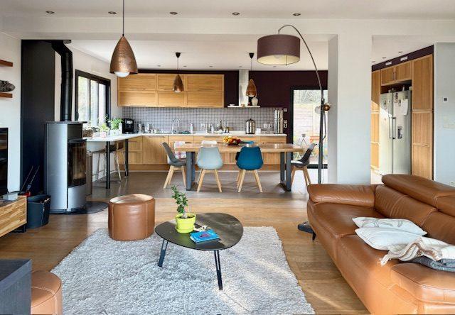 Maison - 227 m² - 9 pièces