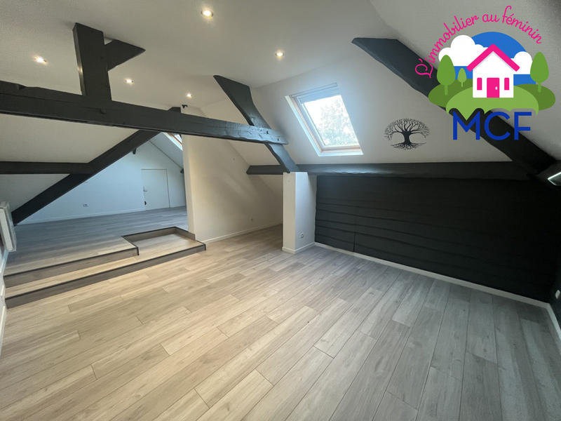 Maison traditionnelle - 223 m² - 7 pièces