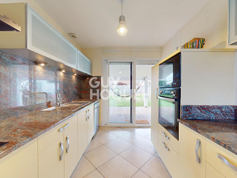 Maison - 95 m² - 5 pièces