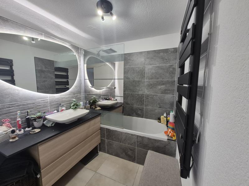 Appartement - 85 m² - 4 pièces