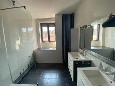 Appartement - 135 m² - 6 pièces