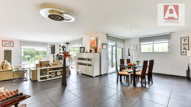 Maison - 187 m² - 6 pièces