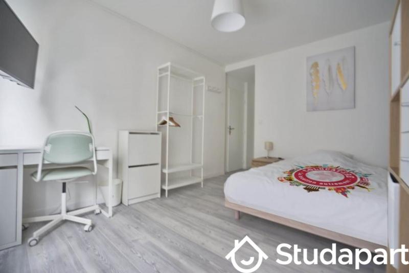 Chambre - 13 m² - 1 pièce