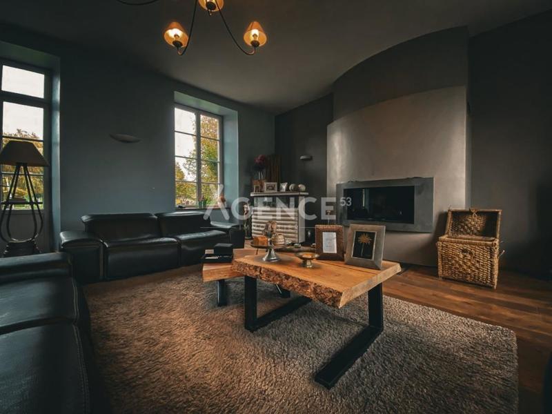 Maison - 318 m² - 17 pièces