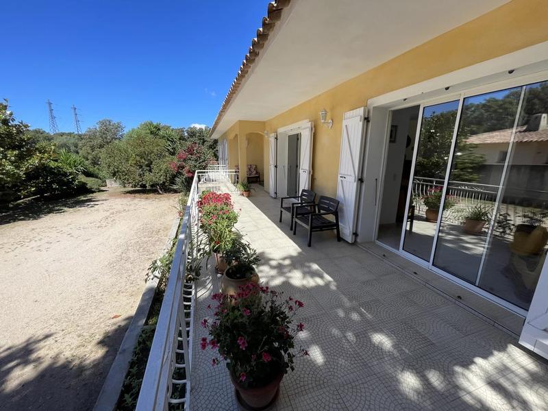 Villa - 200 m² - 7 pièces