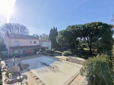 Mas - 405 m² - 17 pièces