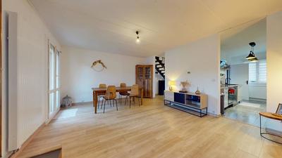 Maison - 82 m² - 5 pièces