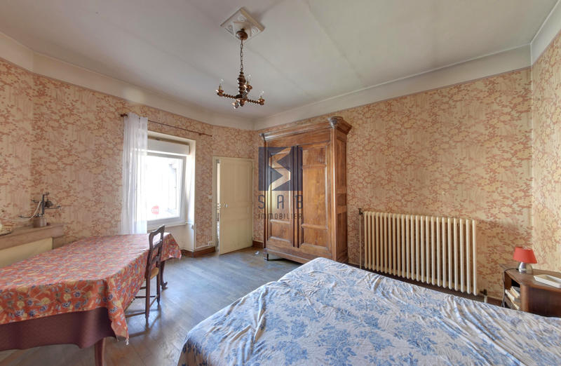 Maison - 120 m² - 8 pièces