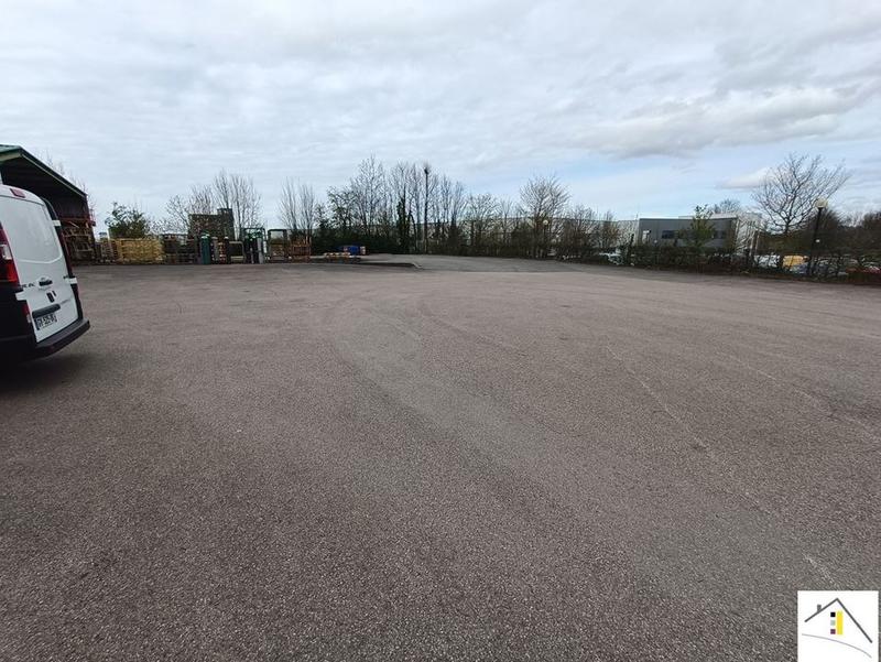 Local commercial - 5 100 m² - 8 pièces