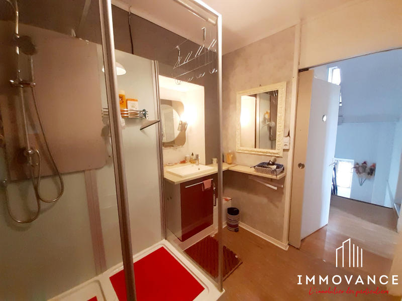 Maison - 350 m² - 16 pièces