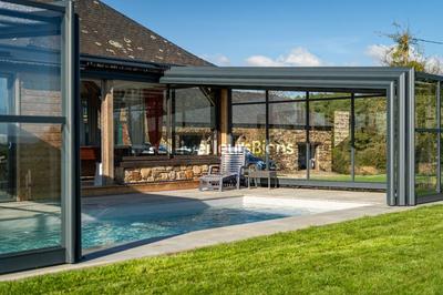 Propriété - 324 m² - 9 pièces