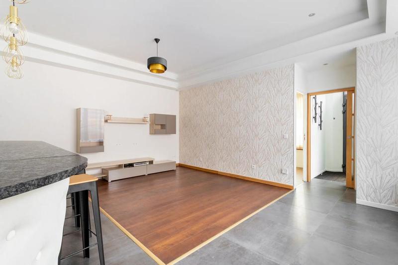 Appartement - 92 m² - 4 pièces