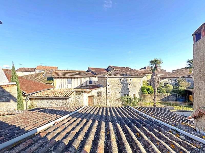 Maison - 202 m² - 6 pièces