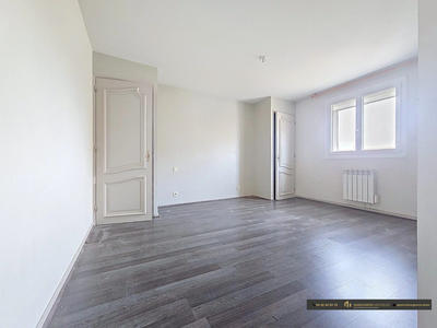 Appartement - 77 m² - 3 pièces