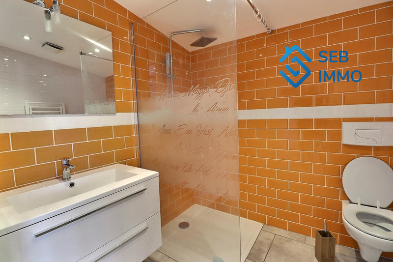 Maison - 196 m² - 8 pièces