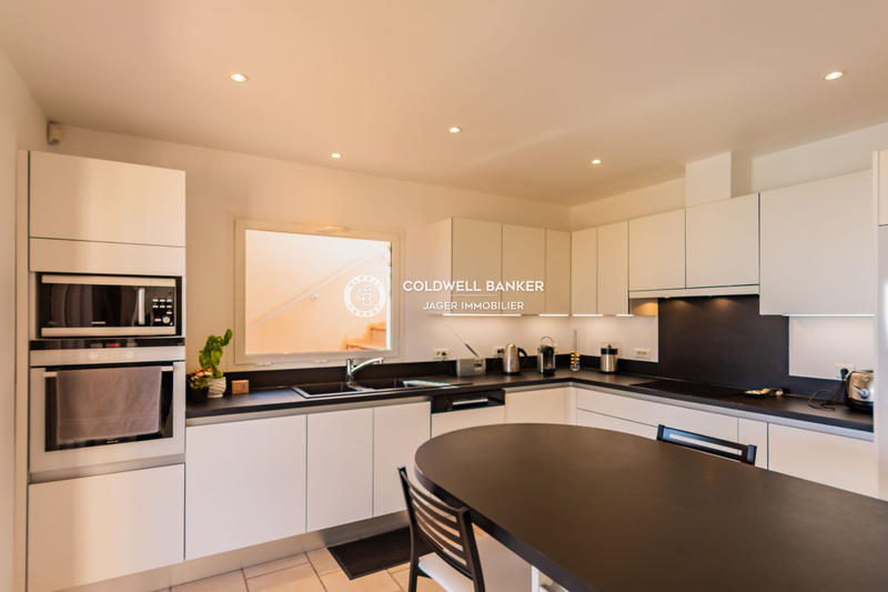 Villa - 247 m² - 7 pièces