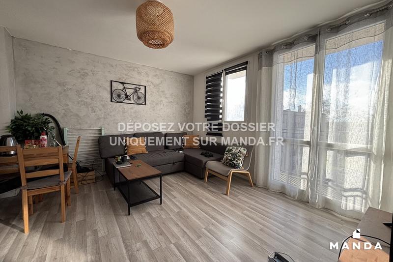 Chambre - 9 m² - 4 pièces