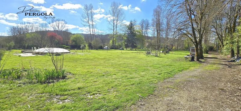 Maison - 265 m² - 11 pièces