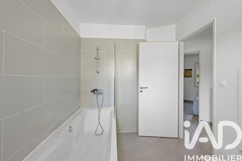 Maison - 127 m² - 5 pièces