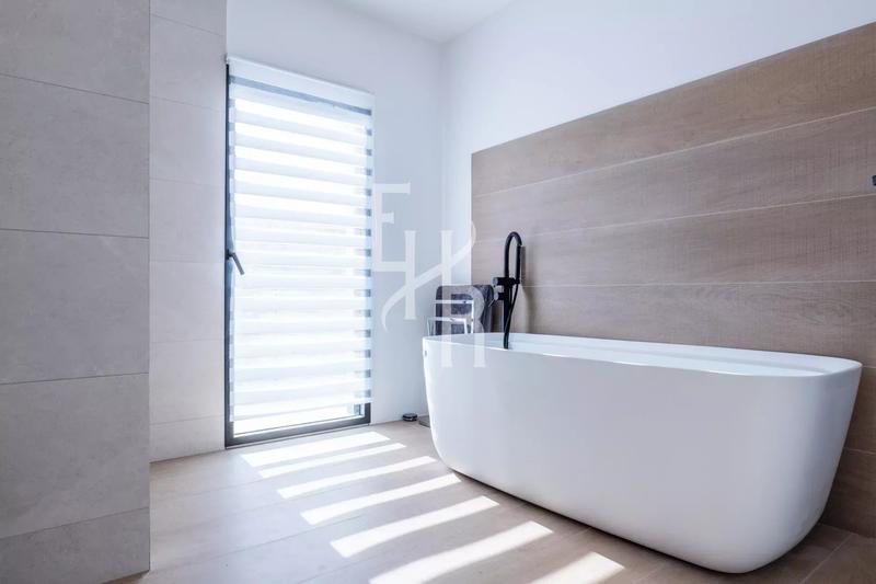 Villa - 245 m² - 5 pièces