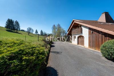 Maison - 450 m² - 10 pièces