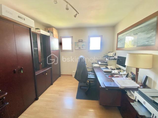 Maison - 180 m² - 8 pièces