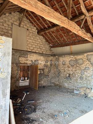 Grange - 83 m² - 1 pièce