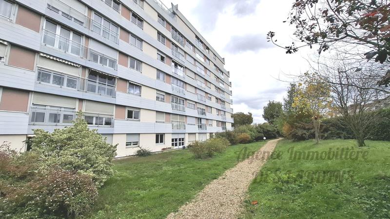 Appartement - 104 m² - 4 pièces