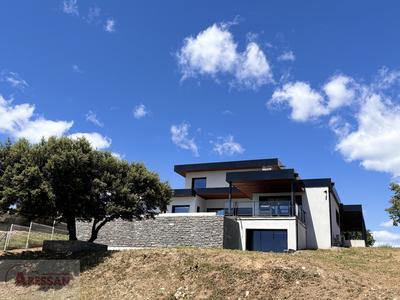 Maison contemporaine - 220 m² - 6 pièces