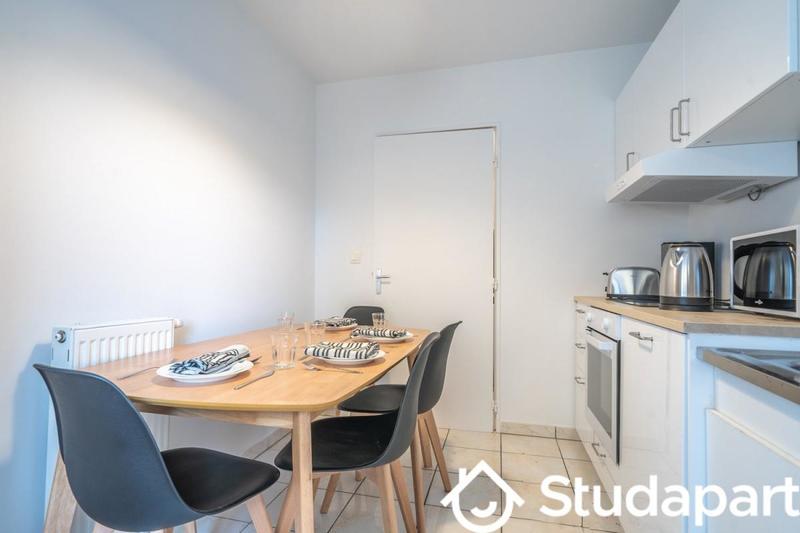 Chambre - 11 m² - 1 pièce